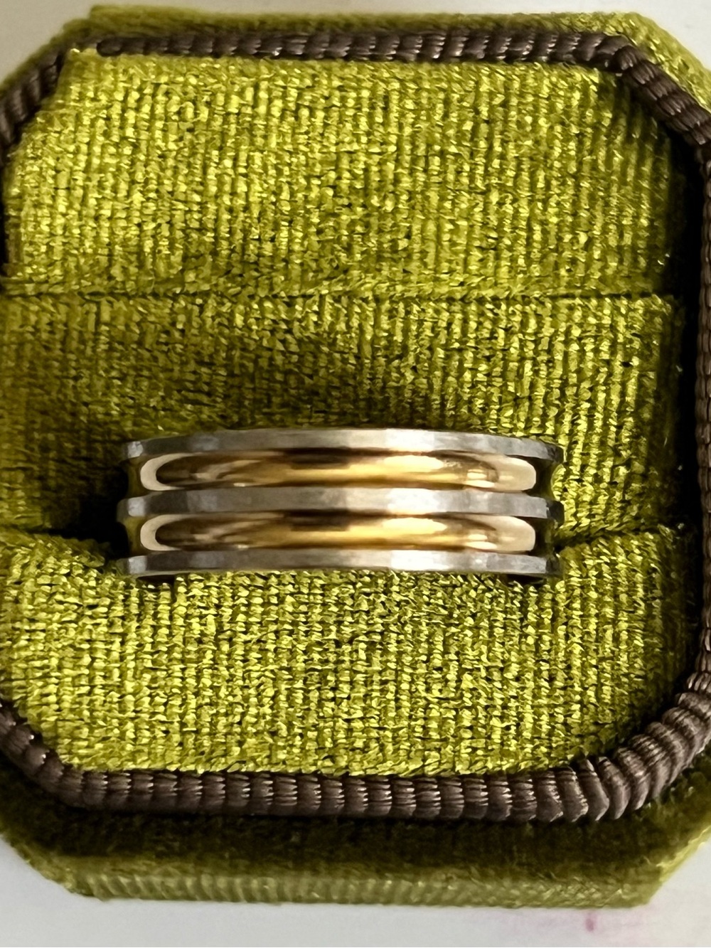 Classic Design Men’s Two-Tone Stainless Steel Silver & Gold 8mm Band Size 10